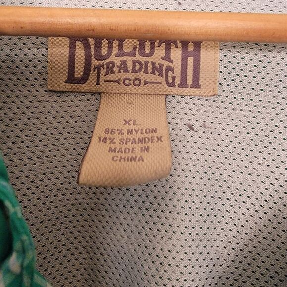 Duluth Trading Plaid Button Nylon short sleeve shirt size XL - Picture 3 of 3
